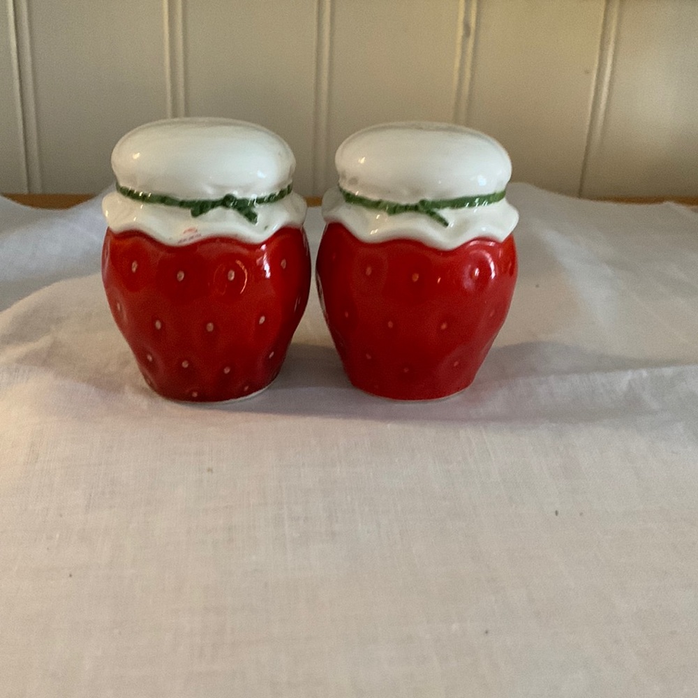 Japan made Salt & Pepper set